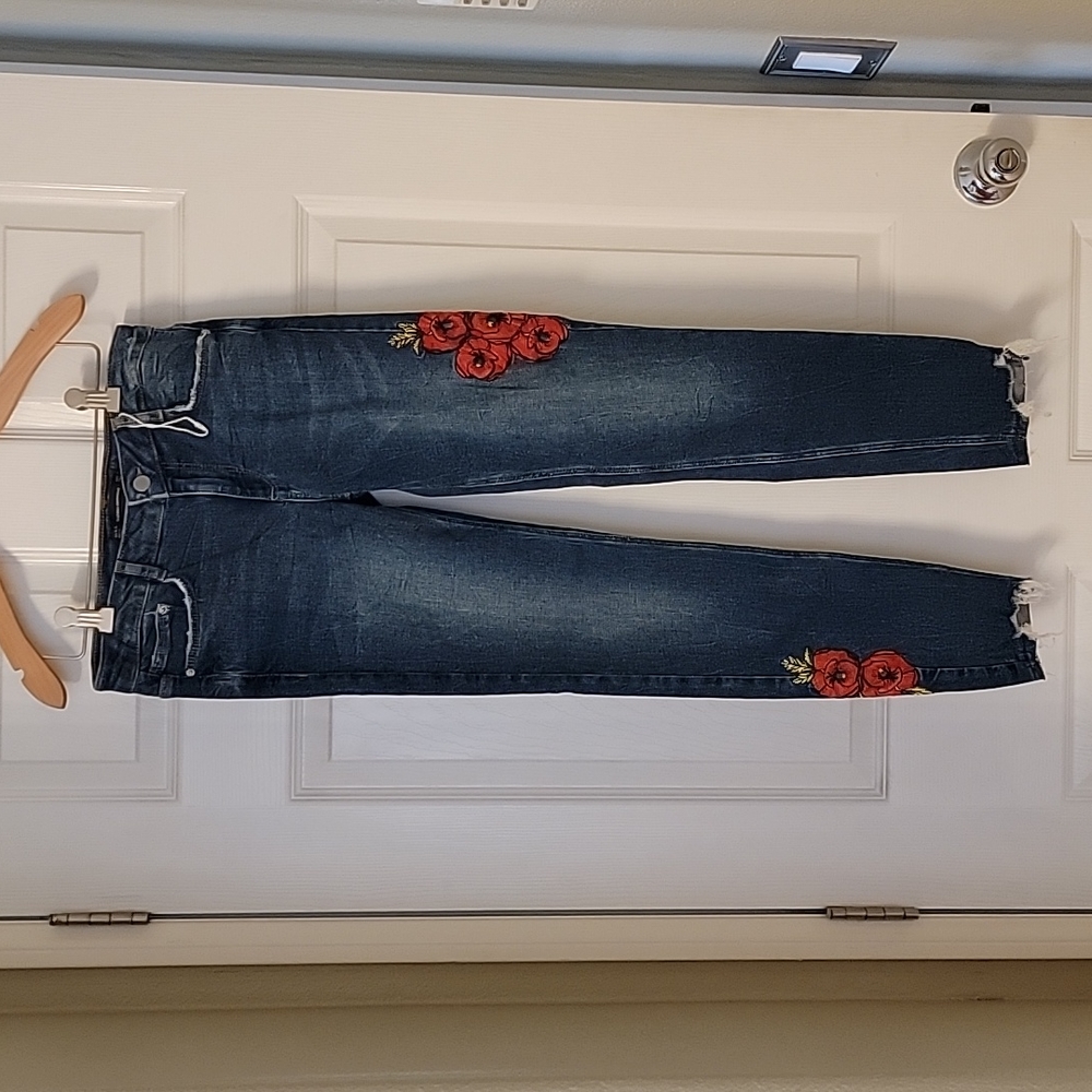 Zara Poppy Rose Floral Embroidered ankle jeans
